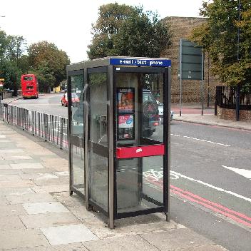 KX100 B e-mail Queens Rd SE14 041005