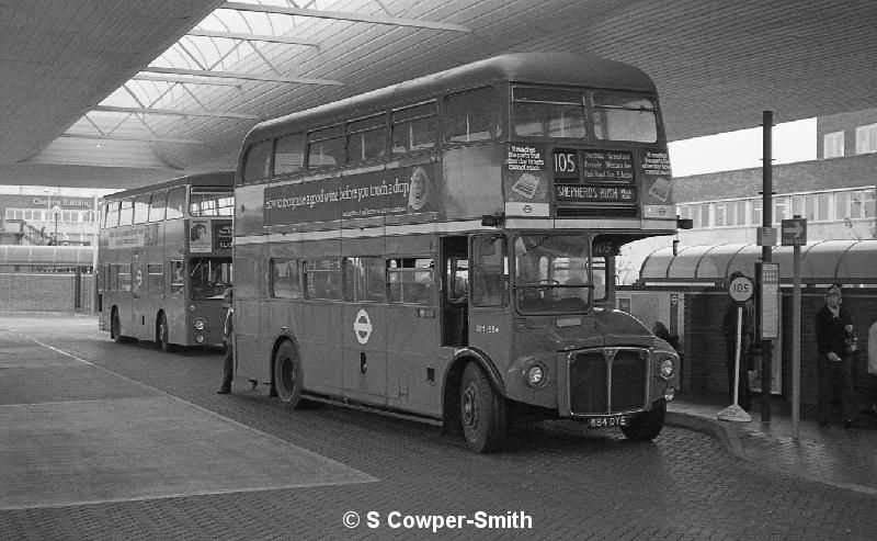 105,BW47,31,RM1684,105,SHEPHERDS BUSH WELLS ROAD,HEATHROW AIRPORT BUS STN,16071978.jpg