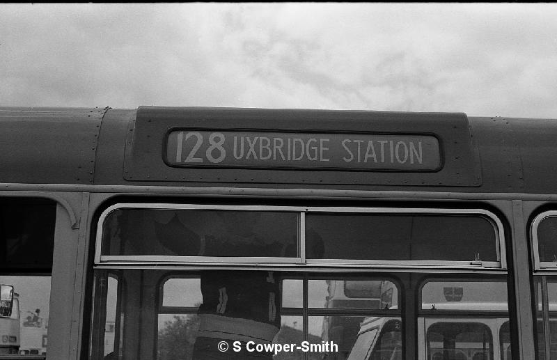 128,BW43,16,,128,UXBRIDGE STATION,SIDE BLIND,24061978.jpg