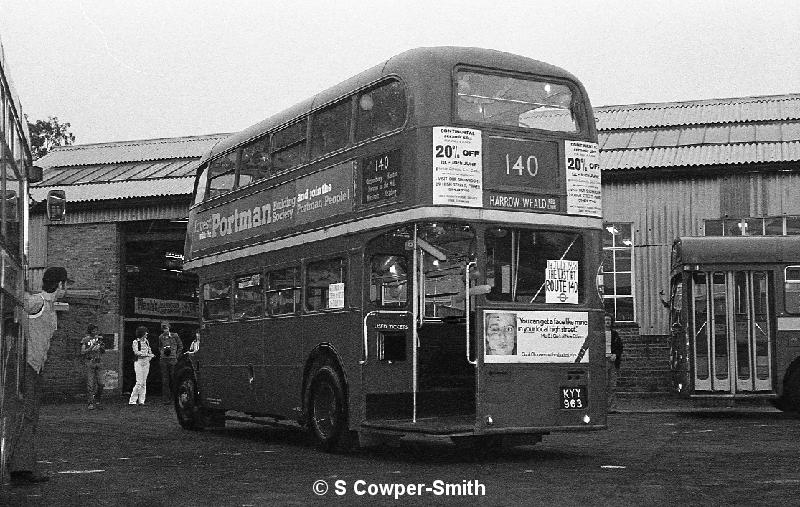 140,BW46,16,RT3234,140,HARROW WEALD GARAGE ,HARROW WEALD GARAGE LAST DAY,14071978.jpg