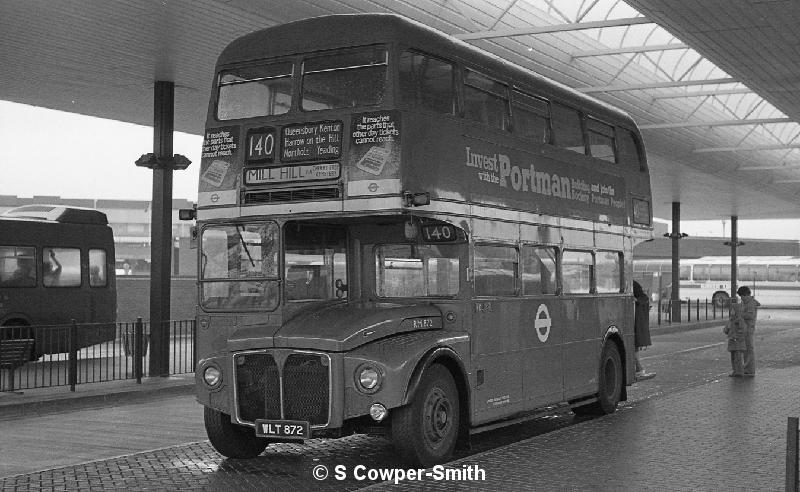 140,BW47,33,RM0872,140,MILL HILL VIA CHERRY LANE CEMETERY,HEATHROW AIRPORT BUS STN,16071978.jpg