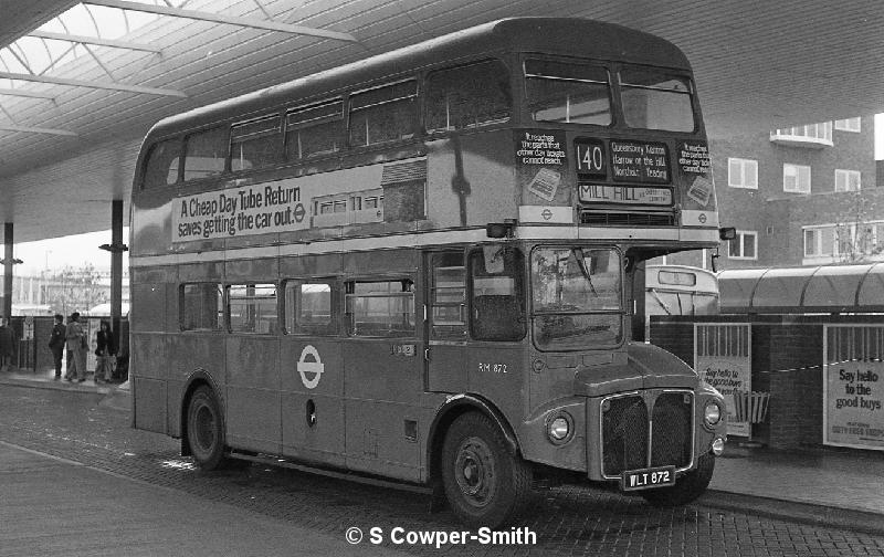 140,BW47,34,RM0872,140,MILL HILL VIA CHERRY LANE CEMETERY,HEATHROW AIRPORT BUS STN,16071978.jpg