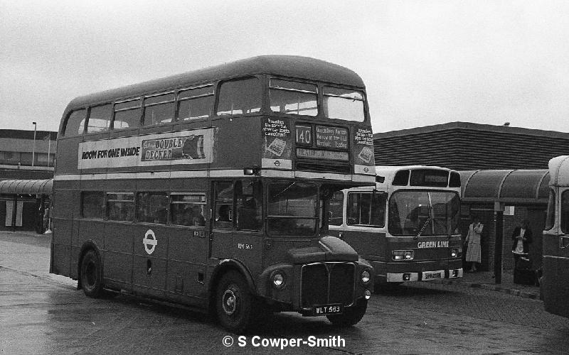 140,BW48,08,RM0563,140,HEATHROW VIA CHERRY LANE CEMETERY,HEATHROW AIRPORT BUS STN,16071978.jpg