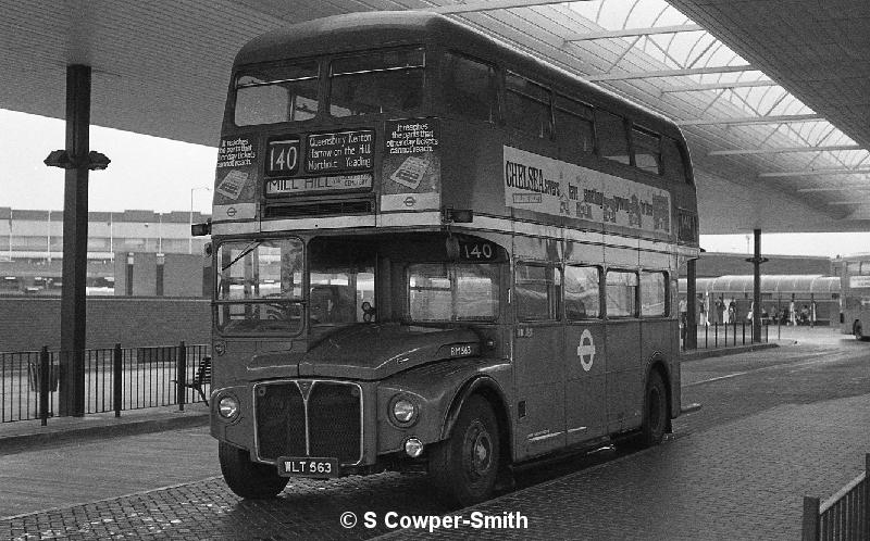 140,BW48,11,RM0563,140,MILL HILL VIA CHERRY LANE CEMETERY,HEATHROW AIRPORT BUS STN,16071978.jpg