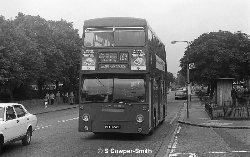 162,BW57,14,DMS1452,162,Wanstead Station,Barking,Aug 1978.jpg