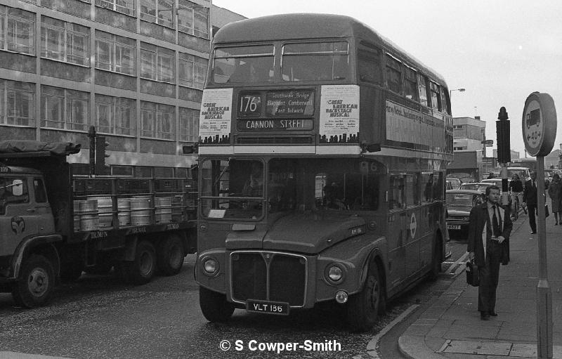 176A,BW60,24,RM0186,176A,CANNON STREET,SOUTHWARK BRIDGE,SEPT 1978.jpg