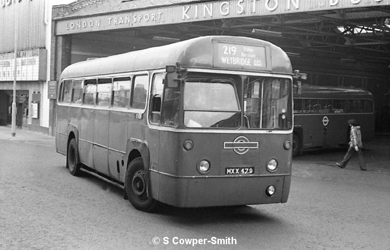 219,BW59,02,RF502,219,WEYBRIDGE B.A.C WORKS,KINGSTON BUS STATION,AUG1978.jpg