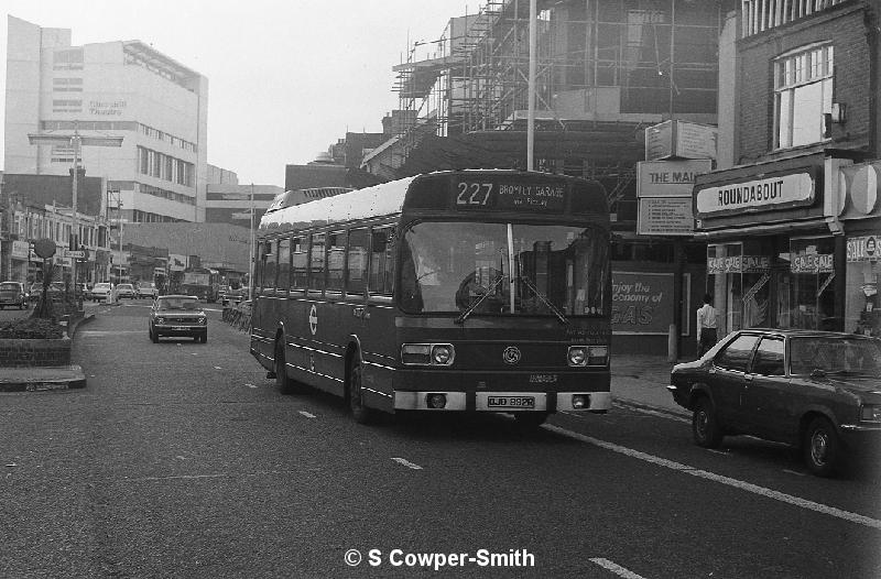 227,BW49,24,LS092,227,BROMLEY GARAGE VIA BICKLEY,BROMLEY HIGH ST BR1,17071978.jpg