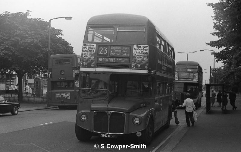 23,BW57,35,RML2661,23,Becontree Bennetts Castle Lane,Barking,Aug 1978.jpg