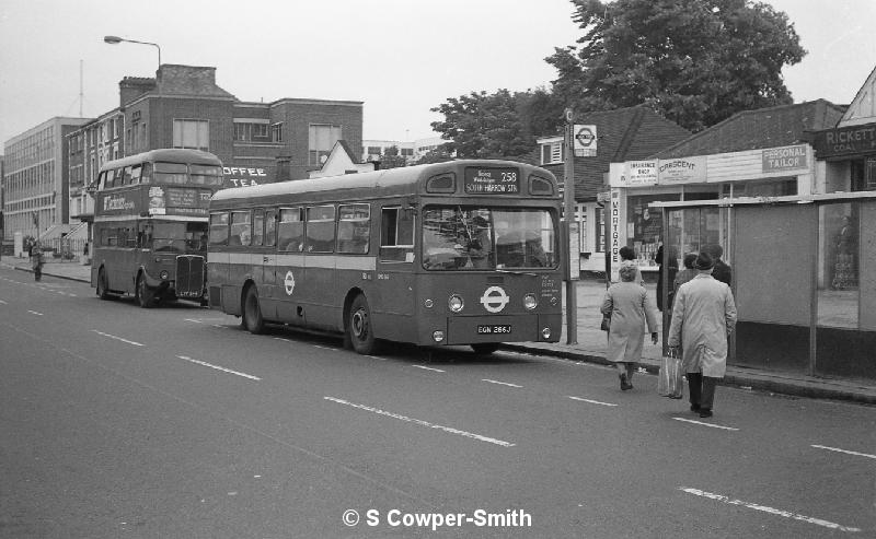 258,BW44,18,SMS266,258,SOUTH HARROW STN,HARROW-ON-THE-HILL STN,01071978.jpg