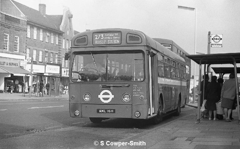 273,BW39,18,SM016,273,RUISLIP STATION,GREENFORD BDWY,01051978.jpg