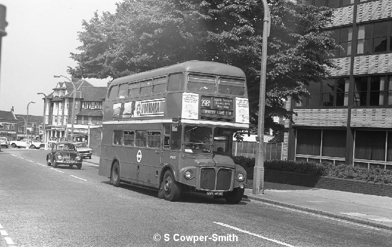 298A,BW40,18,RM2143,298A,TURNPIKE LANE STN,SOUTHGATE,21051978.jpg