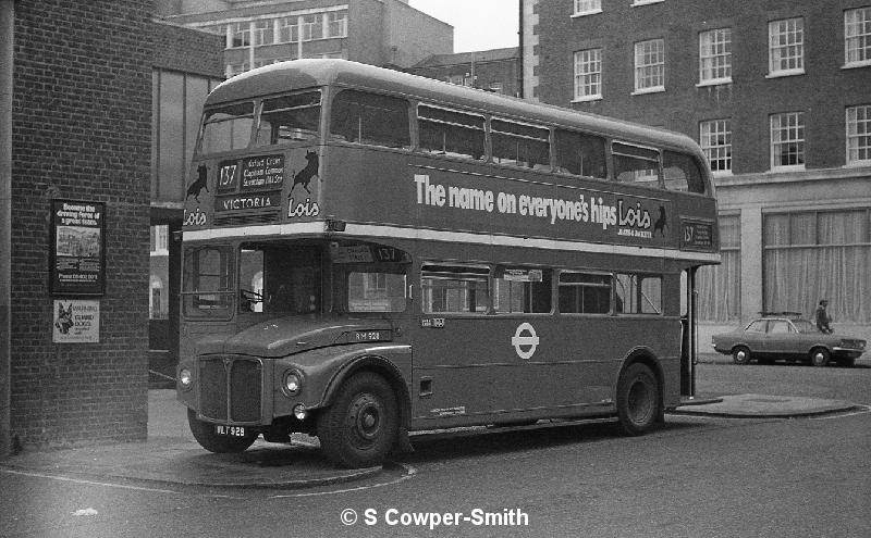 37,BW48,13,RM0928,37,VICTORIA,GILLINGHAM ST GARAGE,16071978.jpg