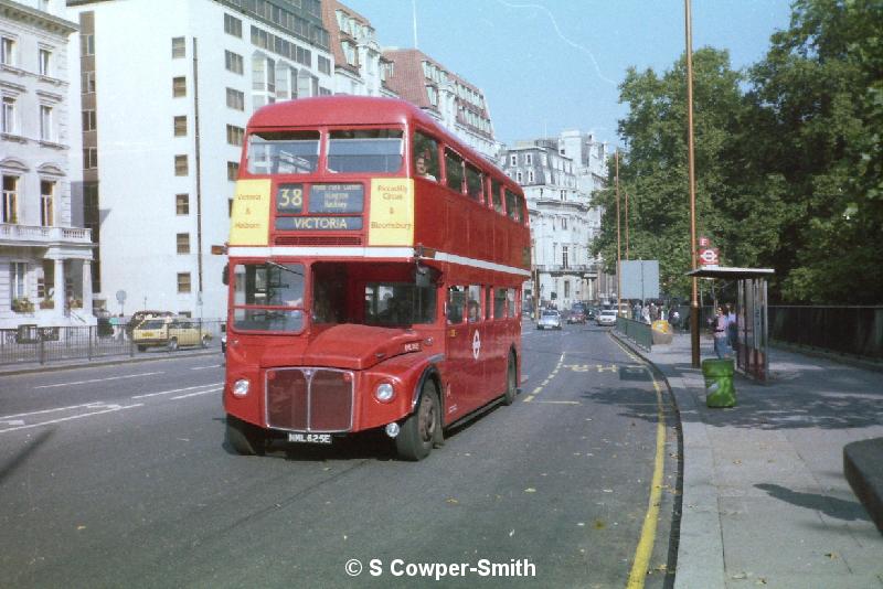 38,CL07,06,RML2625,38,VICTORIA,HYDE PARK CORNER,JULY 1986.JPG