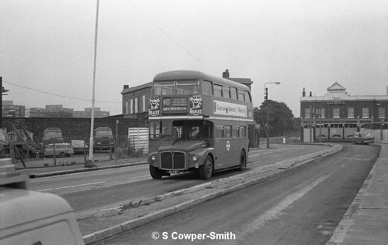 40,BW60,11,RM0097,40,NORTH WOOLWICH FREE FERRY,NTH WOOLWICH,SEPT 1978.jpg