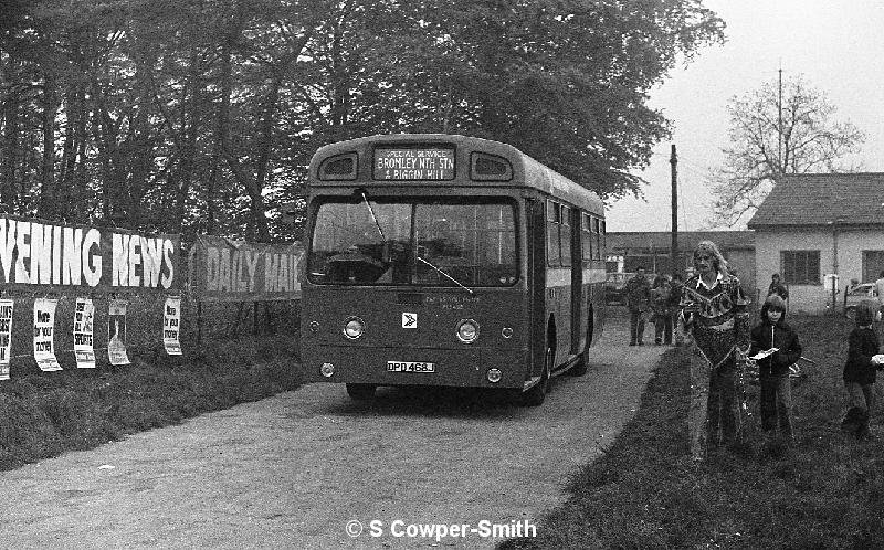 410,BW37,16,SM468,410,BROMLEY NTH STN AND BIGGIN HILL,BIGGIN HILL AIRPORT,20051978.jpg