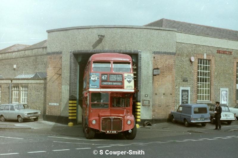 47,CL01,17,RM0659,47,Catford Garage,Bromley Garage,081976.JPG