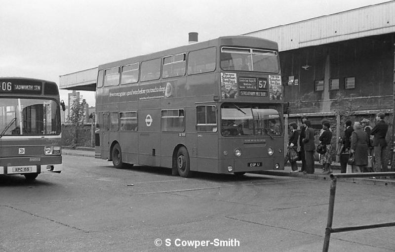 57,BW59,13,DMS0001,57,STREATHAM HILL TELFORD AVENUE,KINGSTON BUS STATION,AUG1978.jpg