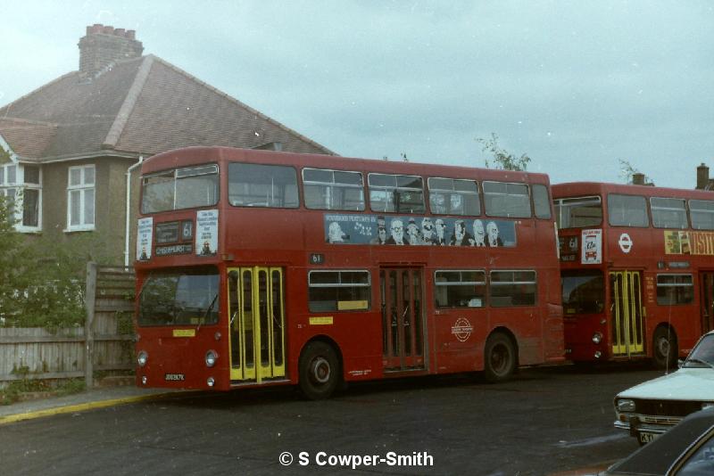 61,CL01,12,DMS1267,61,Chislehurst Gordon Arms,Bromley Garage,081976.JPG