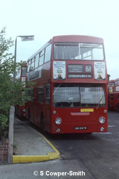 61,CL01,13,DMS1267,61,Chislehurst Gordon Arms,Bromley Garage,081976.JPG