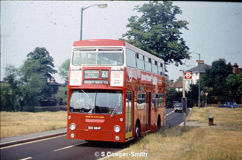 61,S19,11 DMS1984 FNS 61 Bromley North Stn Chislehurst Common 061976.jpg