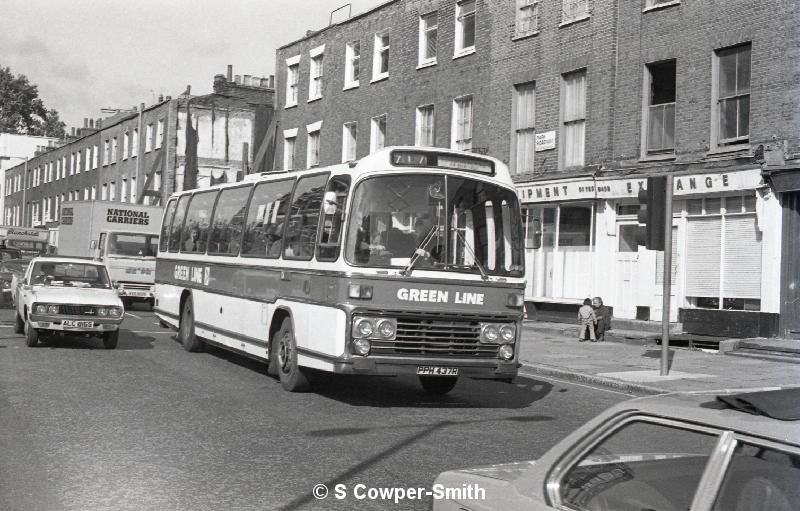 717,BW61,15,RS007,717,LONDON VICTORIA VIA BRENT CROSS,PARK RD NW1,01091978.jpg