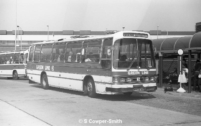 726,BW41,19,RB017,726,WINDSOR VIA HEATHROW,HEATHROW BUS STN,21051978.jpg