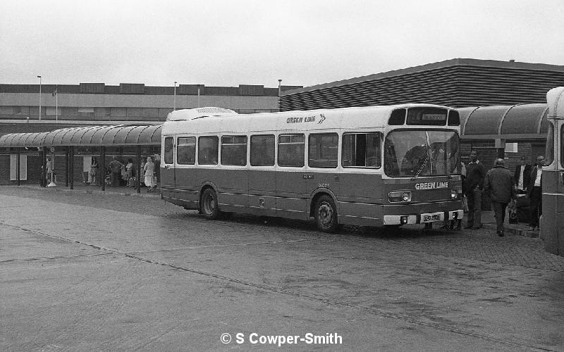 744,BW48,06,SNC135,744,WINDSOR,HEATHROW AIRPORT BUS STN,16071978.jpg