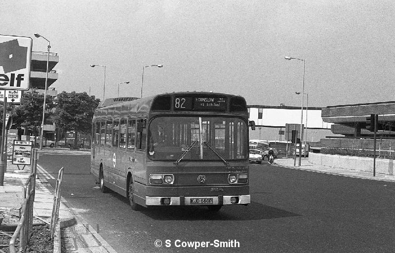 82,BW38,30,LS050,82,HOUNSLOW BUS STATION,HEATHROW AIRPORT,01051978.jpg