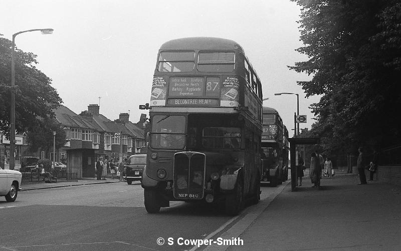 87,BW57,27,RT4627,87,Becontree Heath,Barking,Aug 1978.jpg