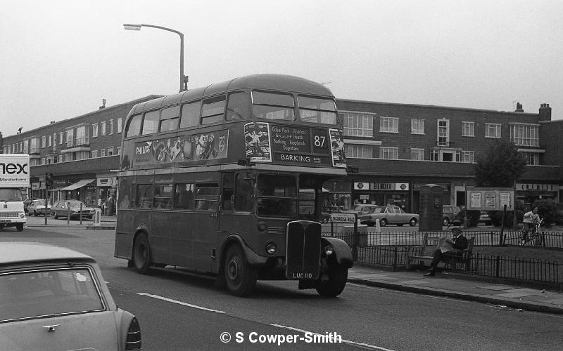 87,BW57,31,RT3951,87,Barking Blakes Corner,Barking,Aug 1978.jpg