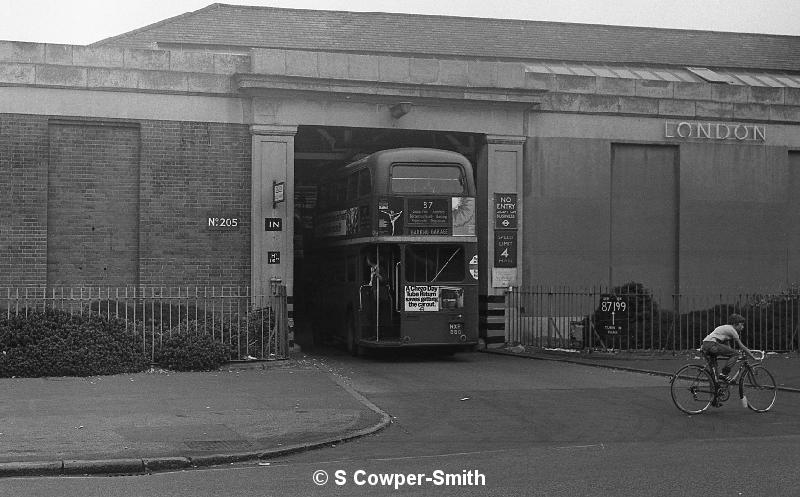 87,BW57,39,RT4627,87,Barking Garage,Barking,Aug 1978.jpg