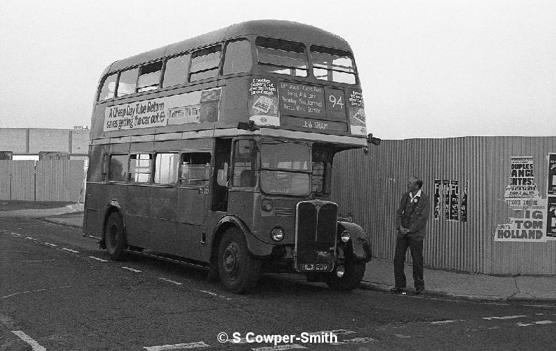 94,BW53,06,RT0422,94,LEWISHAM,PETTS WOOD STN WITH CONDUCTOR,26081978.jpg