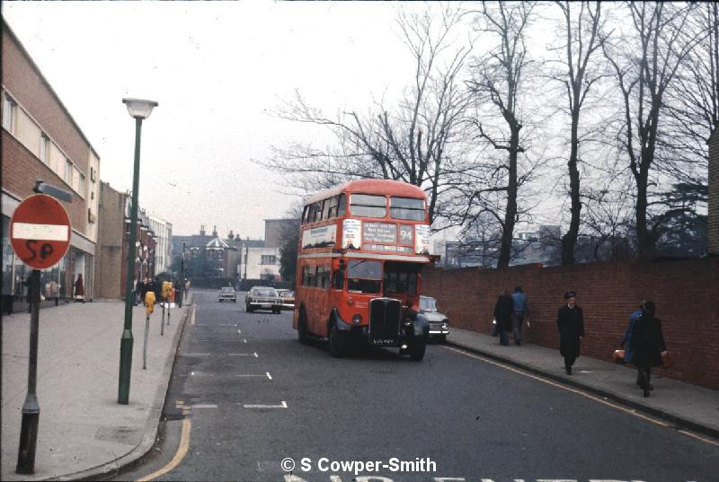 94,S07,19 RT4078 FOS BROMLEY 94 PETTS WOOD STN 101975.jpg