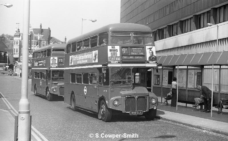 9A,BW41,14,RM1330,9A,MORTLAKE GARAGE,HAMMERSMITH BUS STN,21051978.jpg