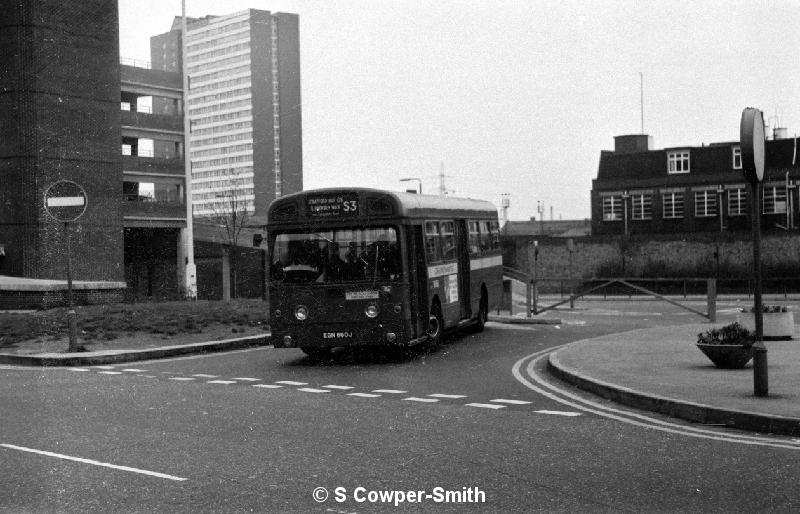 BW02,02 SMS660 S3 STRATFORD BUS STN STRATFORD 1076.jpg