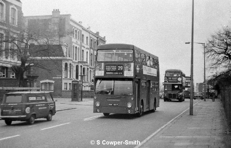 BW02,23, DM1163 29 TURNPIKE LANE STN MANOR HOUSE 1076.jpg