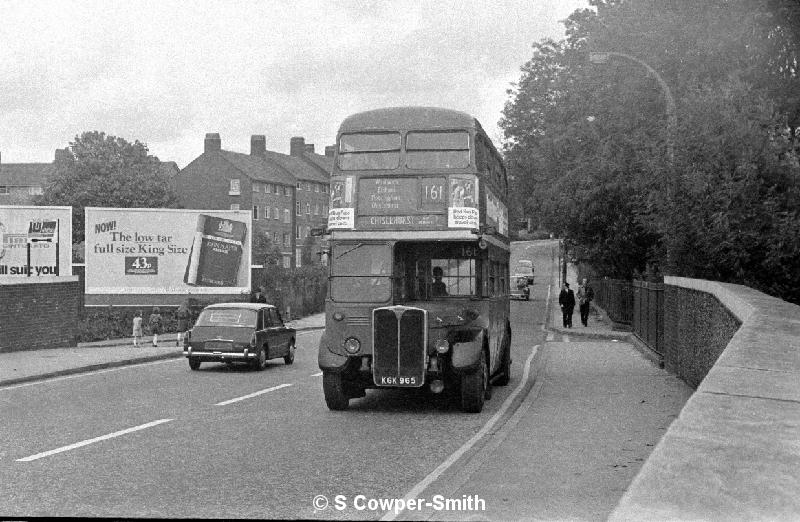 BW03,06, RT2156 161 CHISLEHURST WAR MEMORIAL MOTTINGHAM OCT76.jpg