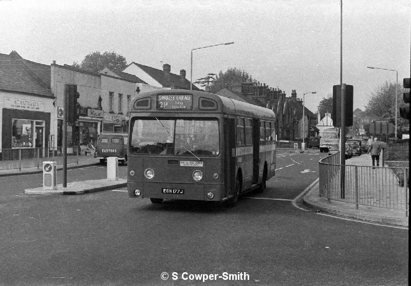 BW03,15, SMS177 21A SWANLEY GARAGE FOOTS CRAY HIGH ST OCT76.jpg