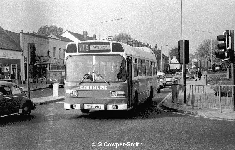 BW03,18, SNC193 719 WROTHAM FOOTS CRAY HIGH ST OCT76.jpg