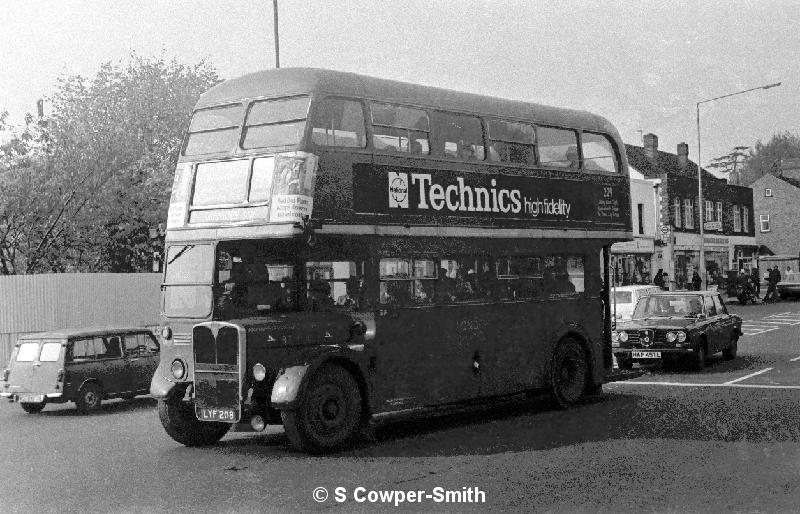 BW03,19 ,RT4149 229 ORPINGTON STN FOOTS CRAY HIGH ST OCT76.jpg