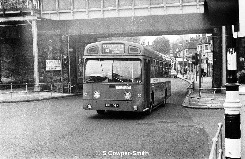 BW03,26 SM38 108 ELTHAM SOUTHEND CRESCENT ELTHAM WELL HALL, OCT76.jpg