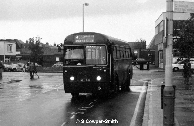 BW04,29 RF214 458 SLOUGH STN AND UXBRIDGE STATION UXBRIDGE 021076.jpg