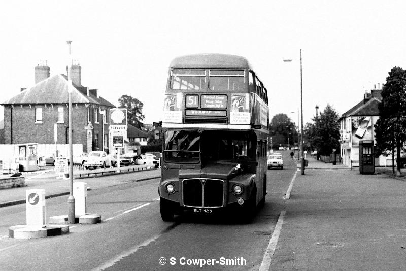 BW05,34 RM0423 BROMLEY COMMON 51 WOOLWICH POWIS STREET 101976.JPG