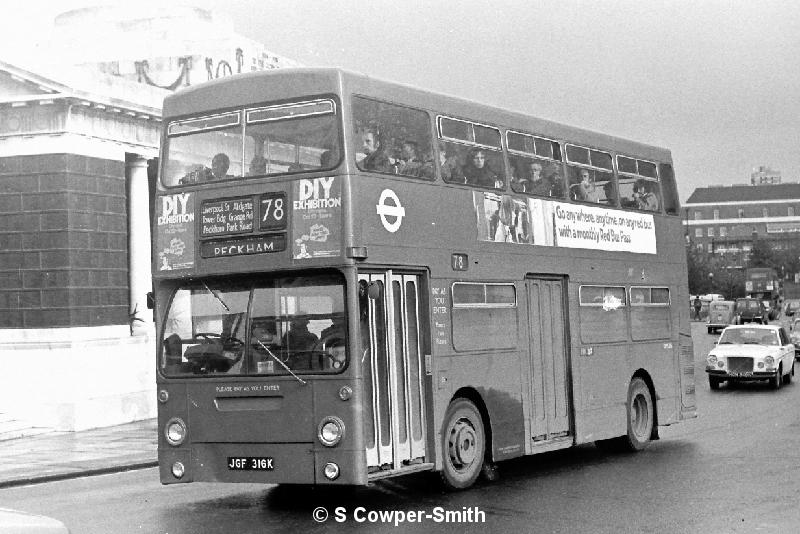 BW06,07 DMS0316  TOWER OF LONDON 78 PECKHAM 101976.JPG