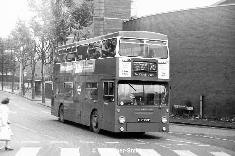 BW07,20,DMS1987,SURREY DOCKS,70,WATERLOO,101976.JPG