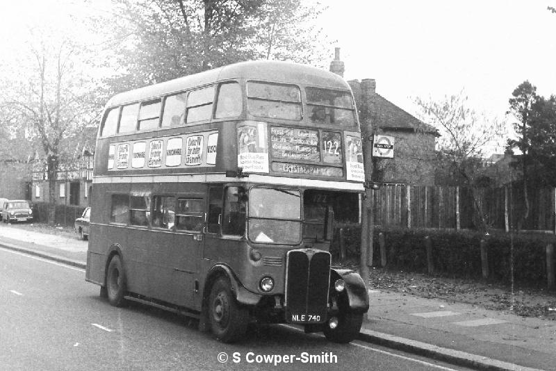 BW09,34, RT 2972, 122, Crystal Palace, Eltham Green, Aug 76.JPG