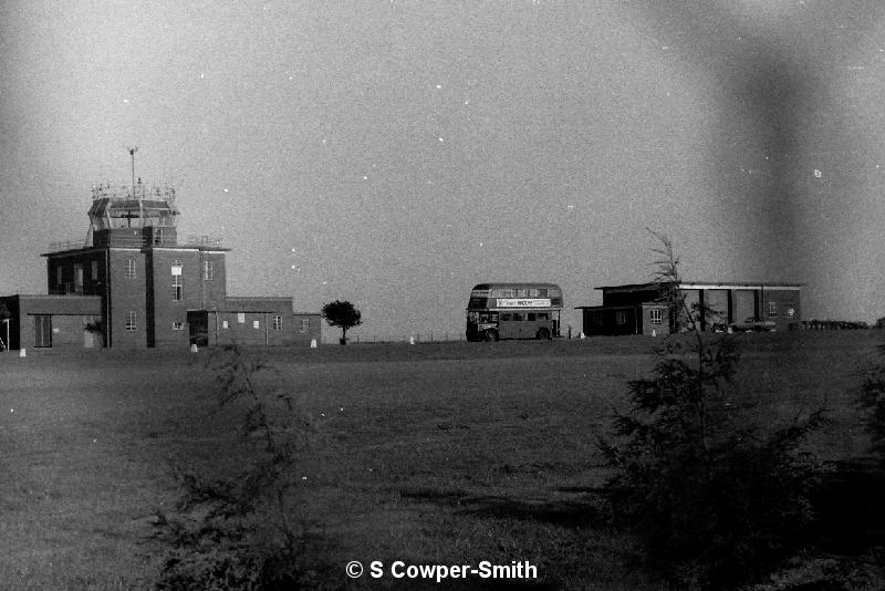 BW09,34, RT4229 ,,, Biggin Hill Airport, Aug 76.JPG