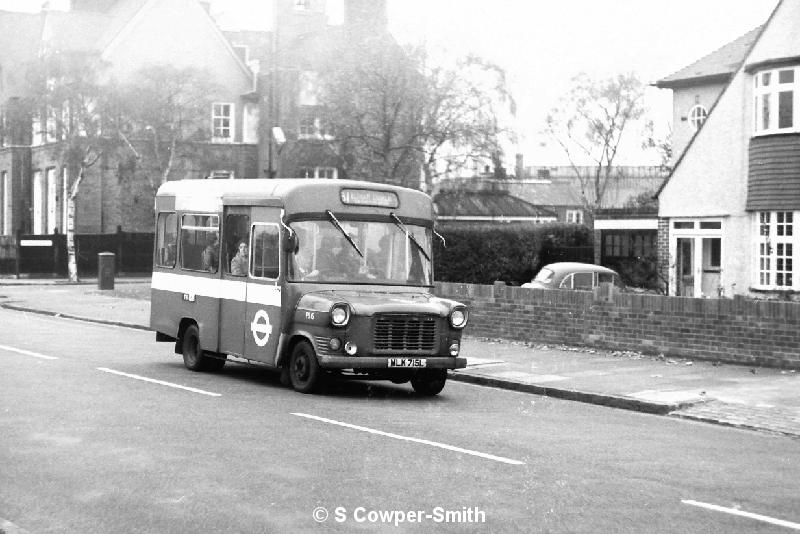 BW09,37, FS 15, B1, Eltham Church, New Eltham, Aug 76.JPG