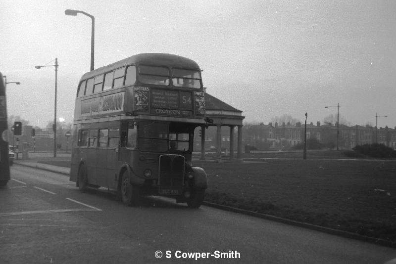 BW10,09, RT4793, 54, Croydon Fairfield Halls, Blackheath, 011977.JPG